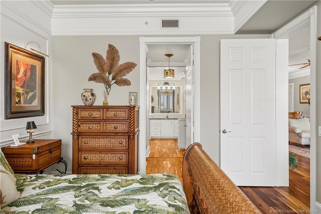 36 Harbour Isle Drive W 4