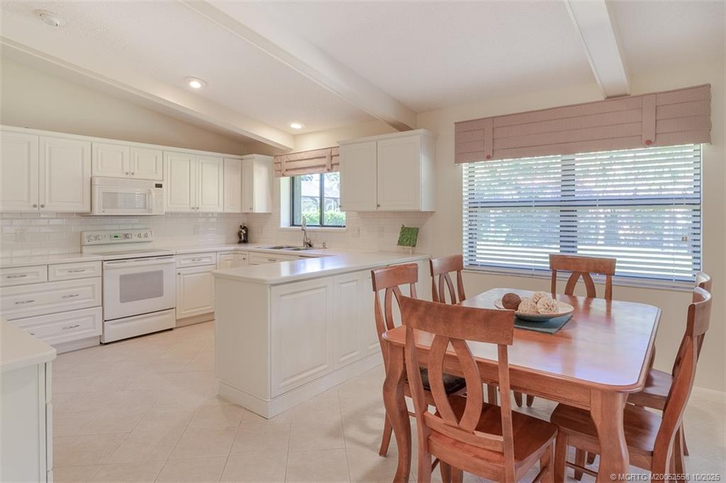 2343 SW Spoonbill Drive