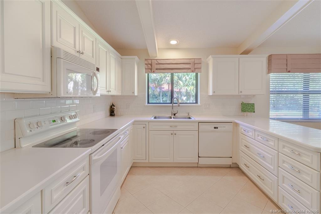 2343 SW Spoonbill Drive