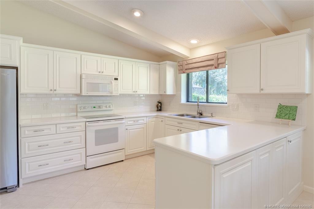 2343 SW Spoonbill Drive