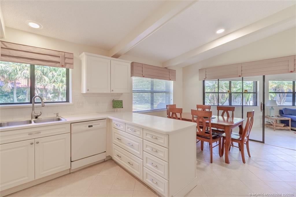 2343 SW Spoonbill Drive