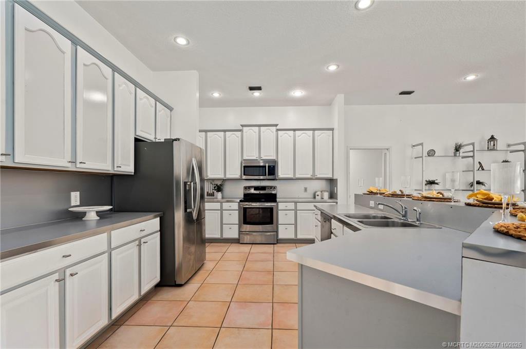 146 NE Blueberry Terrace