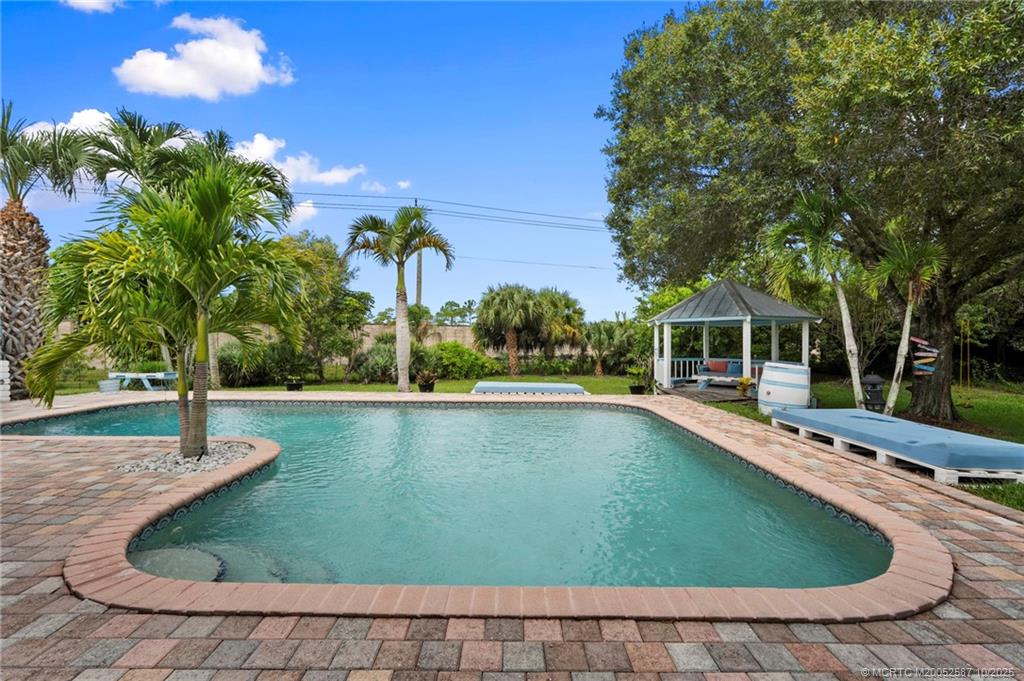 146 NE Blueberry Terrace