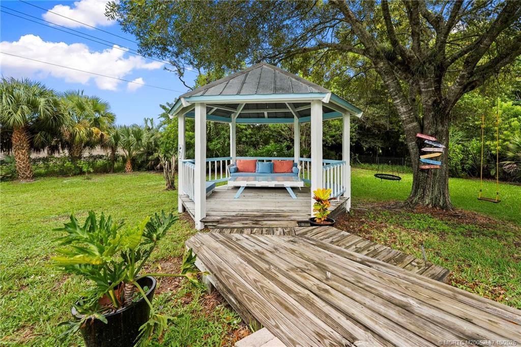 146 NE Blueberry Terrace