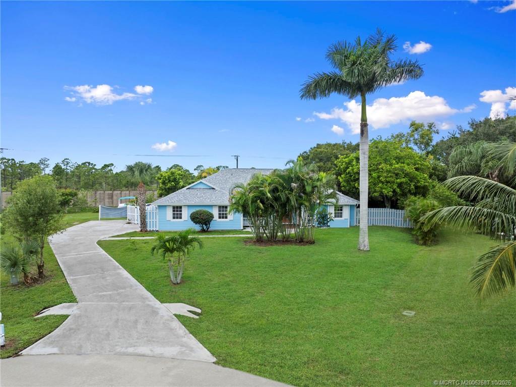 146 NE Blueberry Terrace