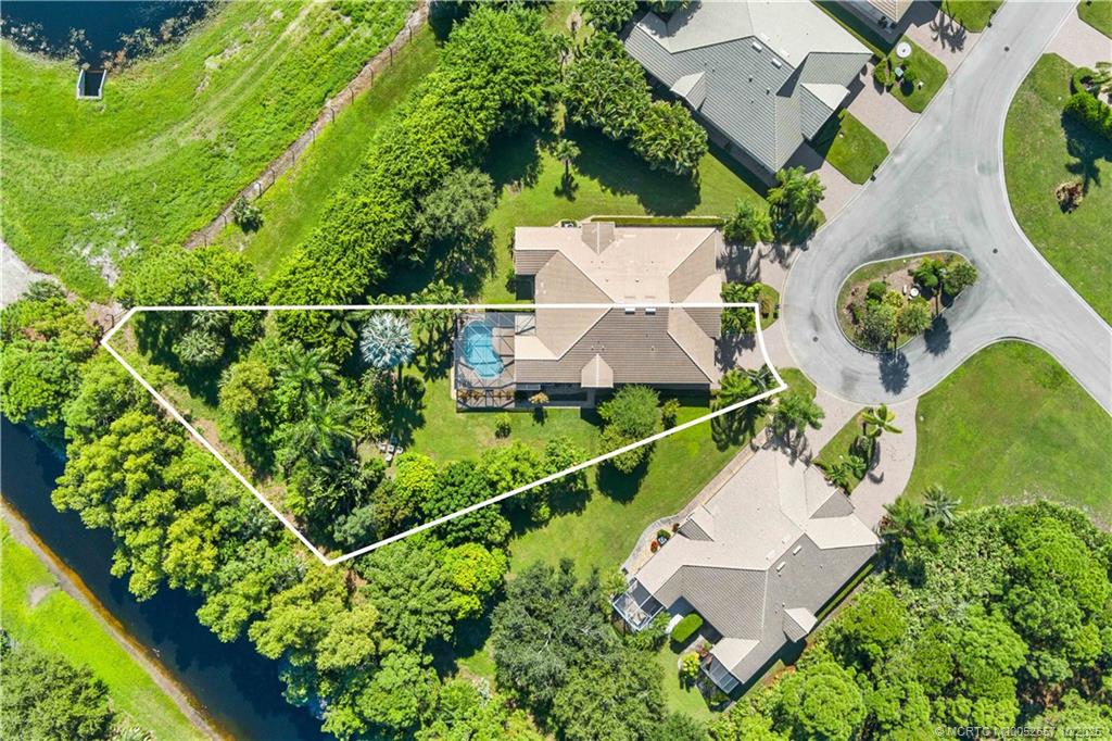 691 NW Red Pine Way