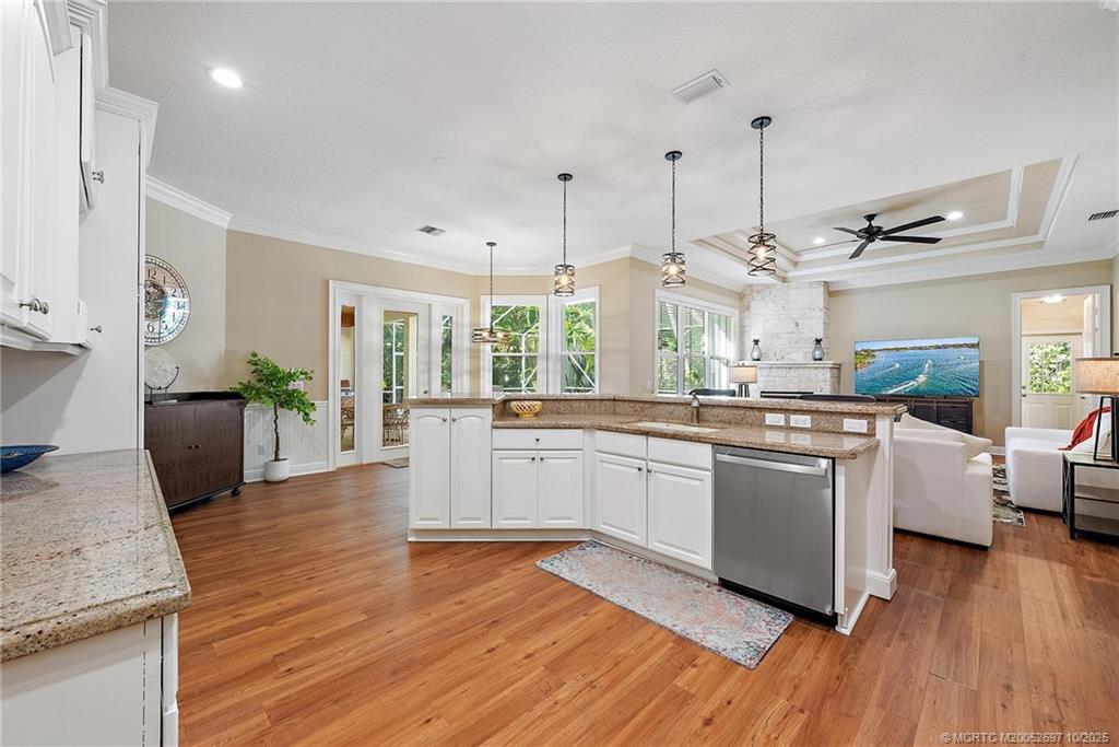 1418 NE Oak Bluff Lane