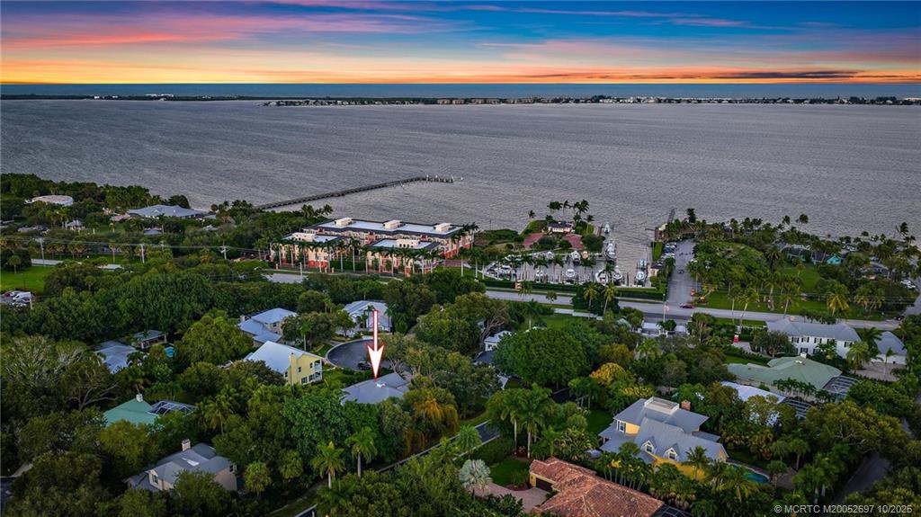 1418 NE Oak Bluff Lane