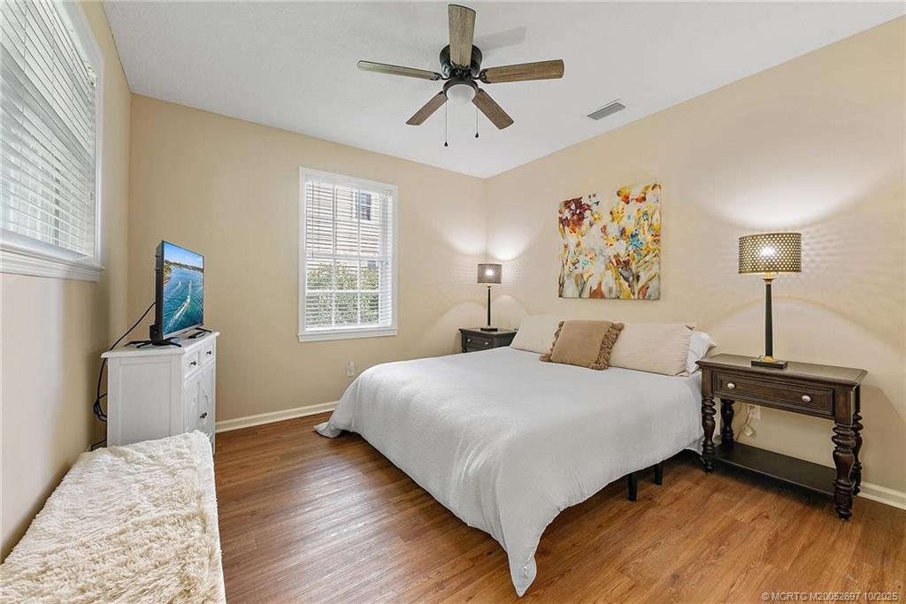 1418 NE Oak Bluff Lane