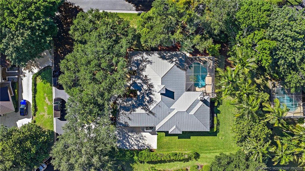 1418 NE Oak Bluff Lane