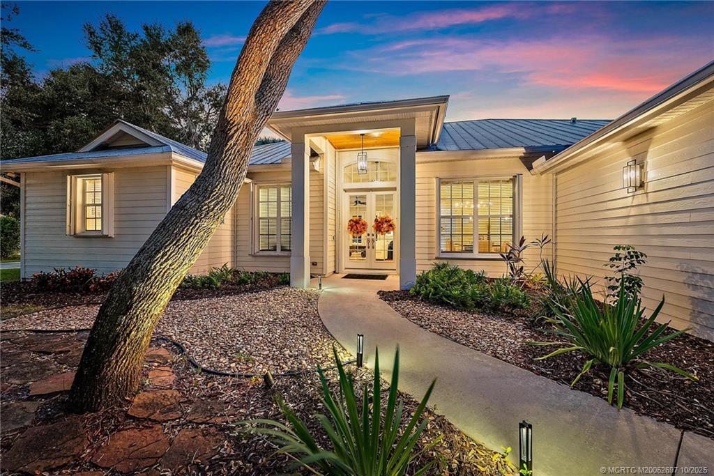 1418 NE Oak Bluff Lane