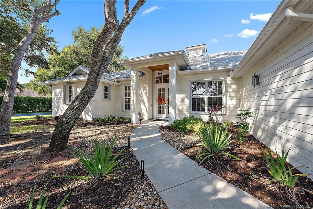 1418 NE Oak Bluff Lane