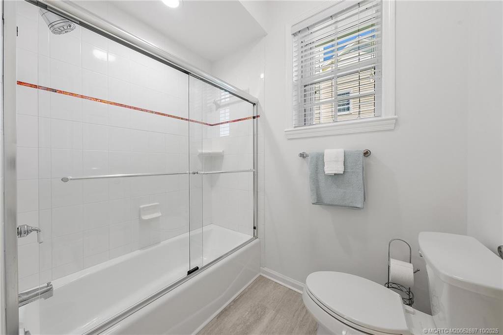 1418 NE Oak Bluff Lane