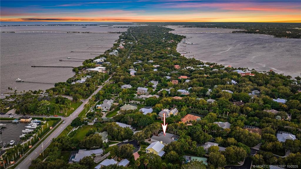 1418 NE Oak Bluff Lane