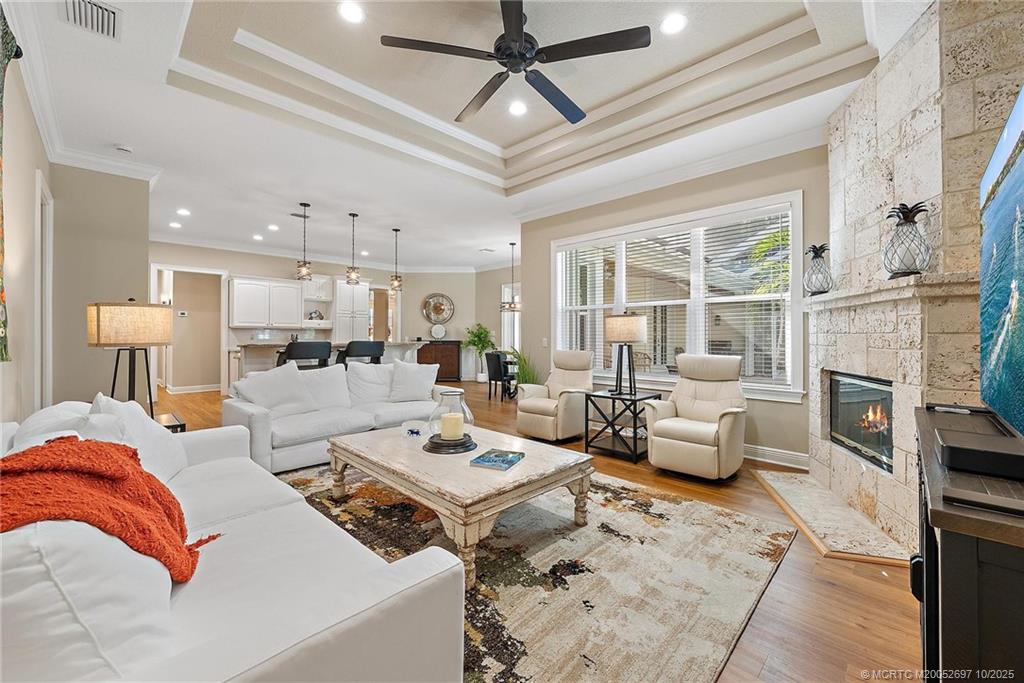 1418 NE Oak Bluff Lane