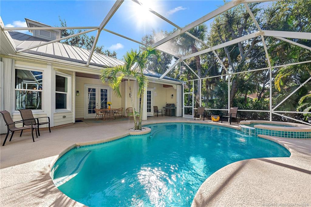 1418 NE Oak Bluff Lane