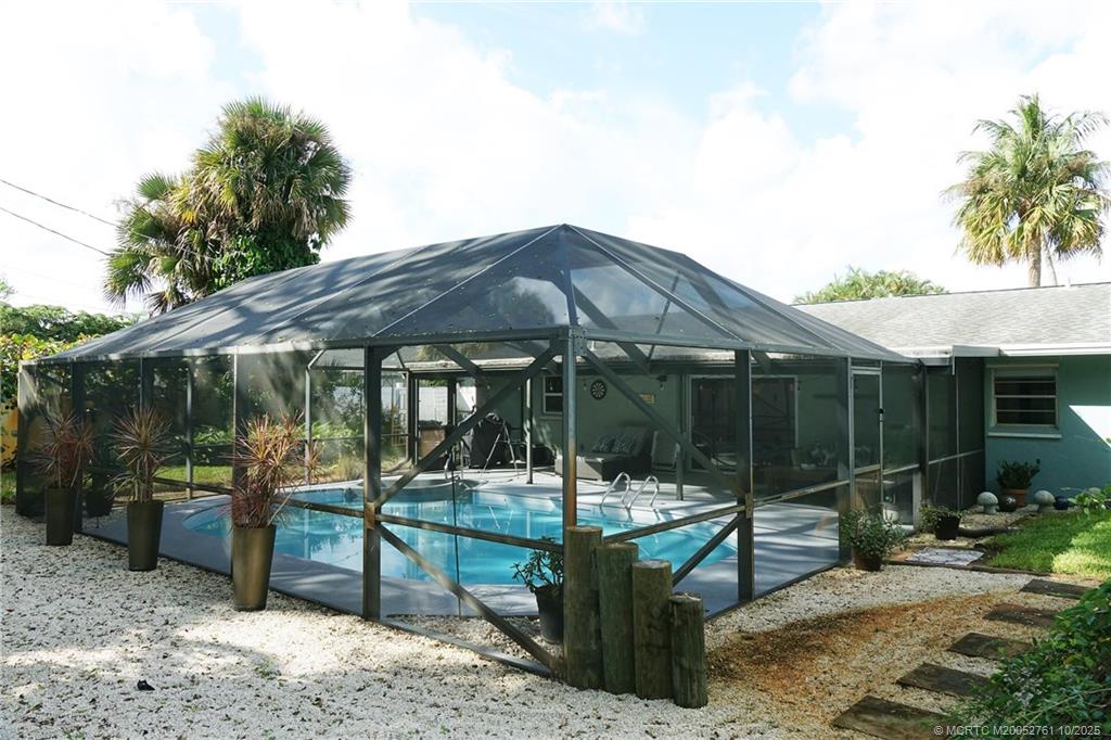 905 SE Flamingo Avenue