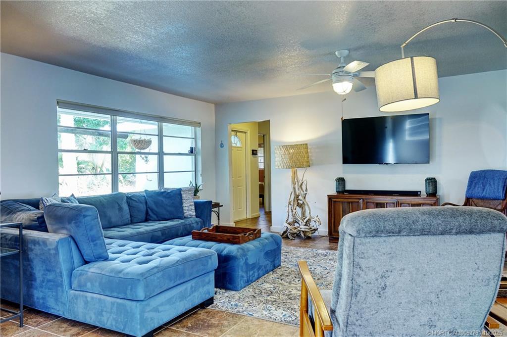 905 SE Flamingo Avenue