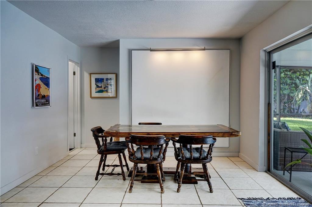 905 SE Flamingo Avenue