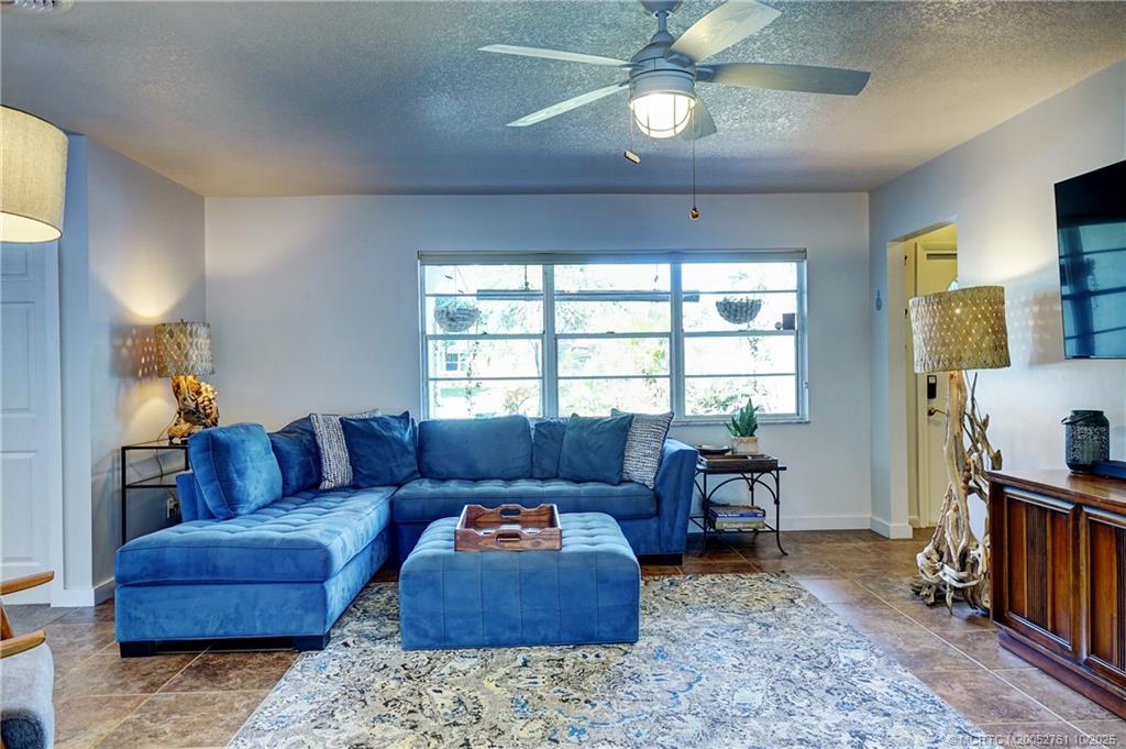 905 SE Flamingo Avenue