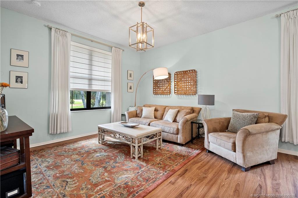 1733 SW Crane Creek Avenue