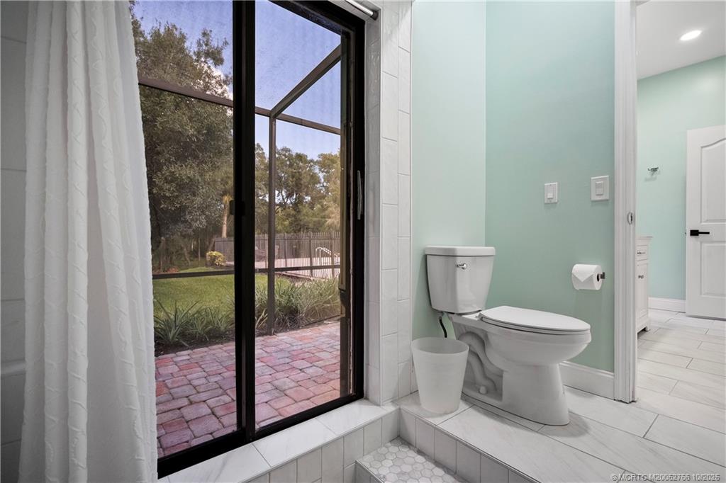 1733 SW Crane Creek Avenue