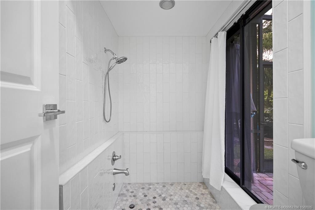 1733 SW Crane Creek Avenue