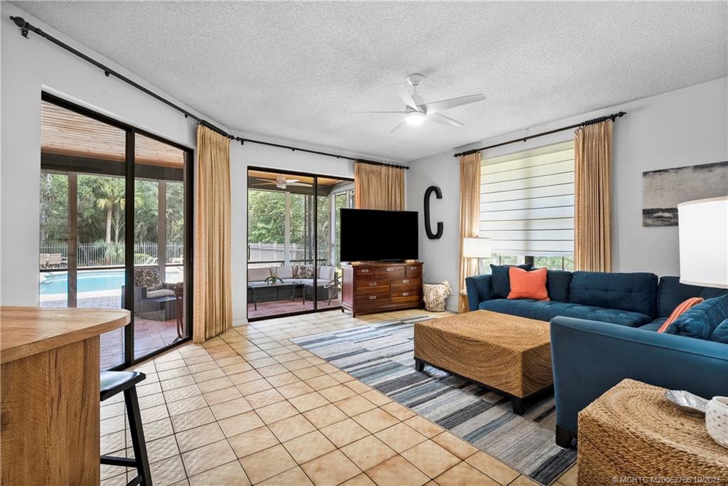 1733 SW Crane Creek Avenue