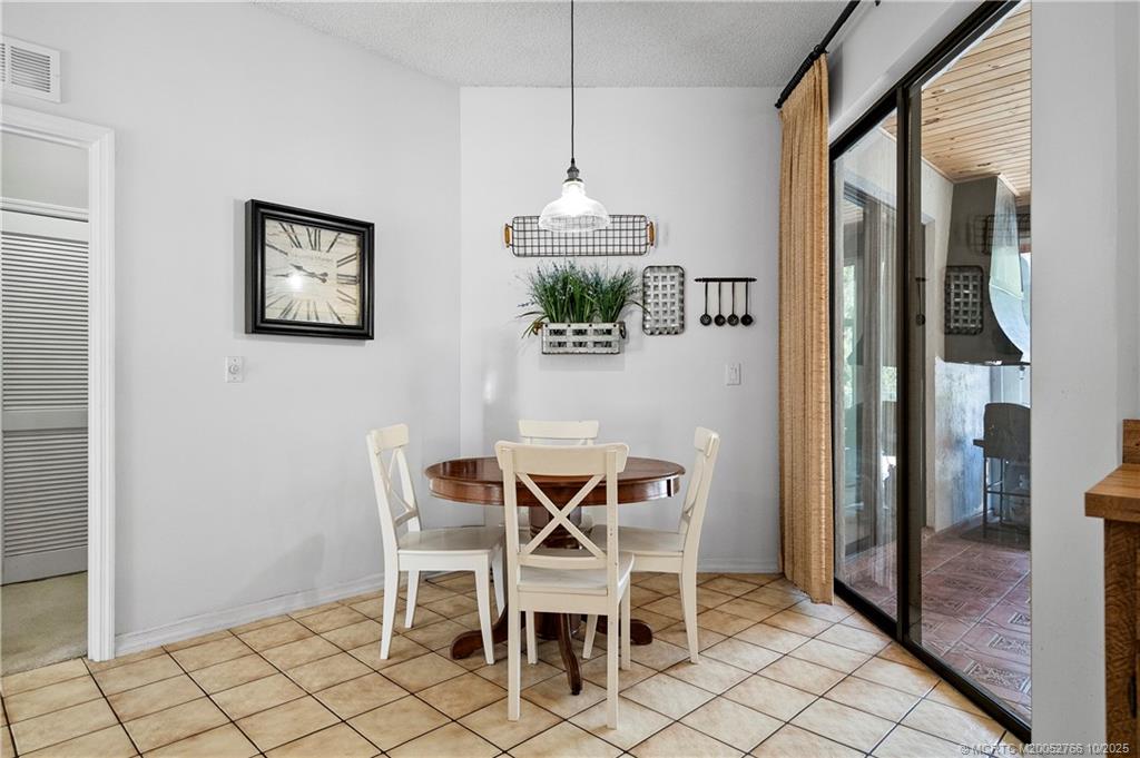 1733 SW Crane Creek Avenue