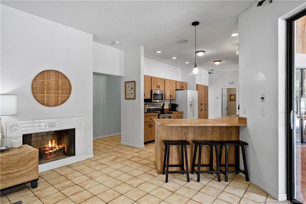 1733 SW Crane Creek Avenue