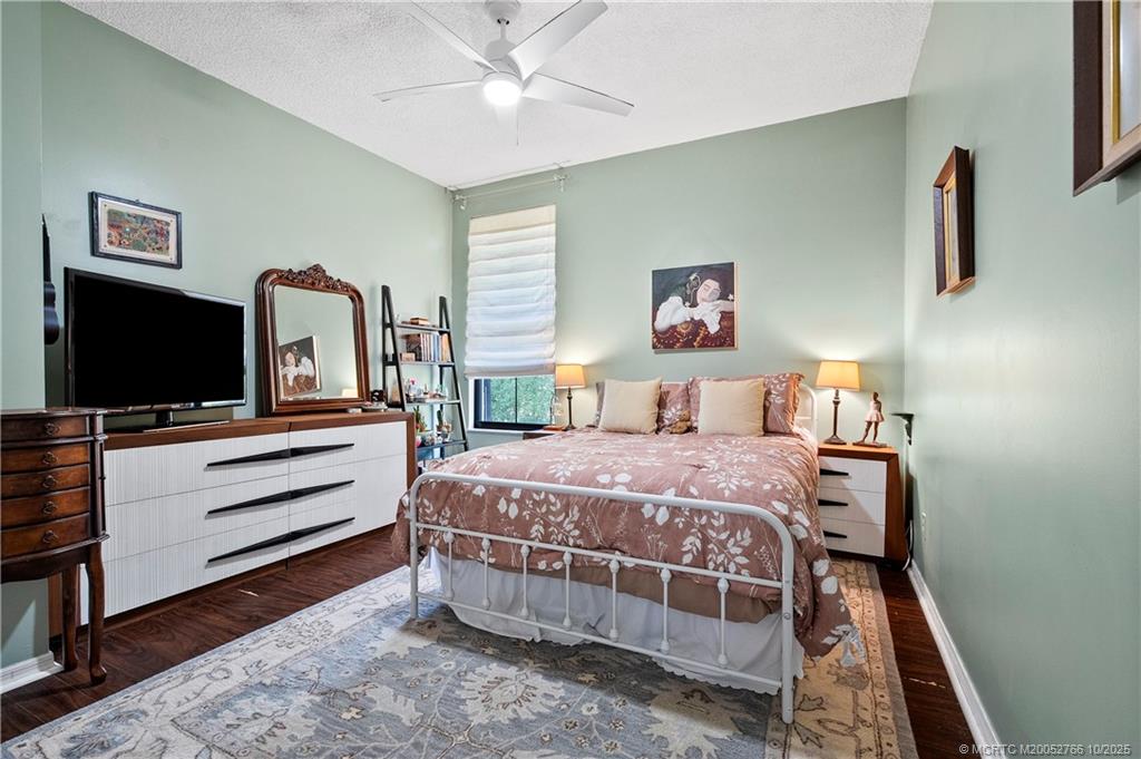 1733 SW Crane Creek Avenue