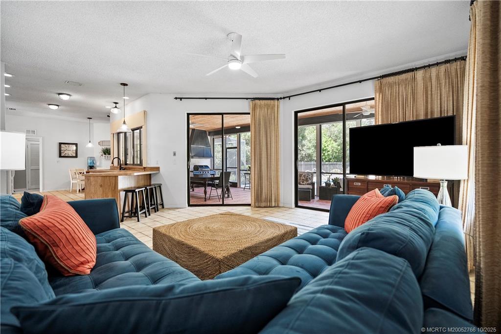 1733 SW Crane Creek Avenue