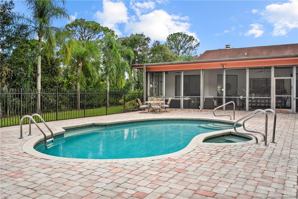 1733 SW Crane Creek Avenue