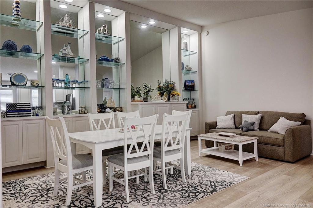 1592 SW Pineland Way