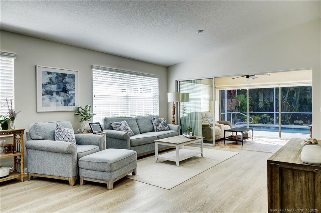 1592 SW Pineland Way