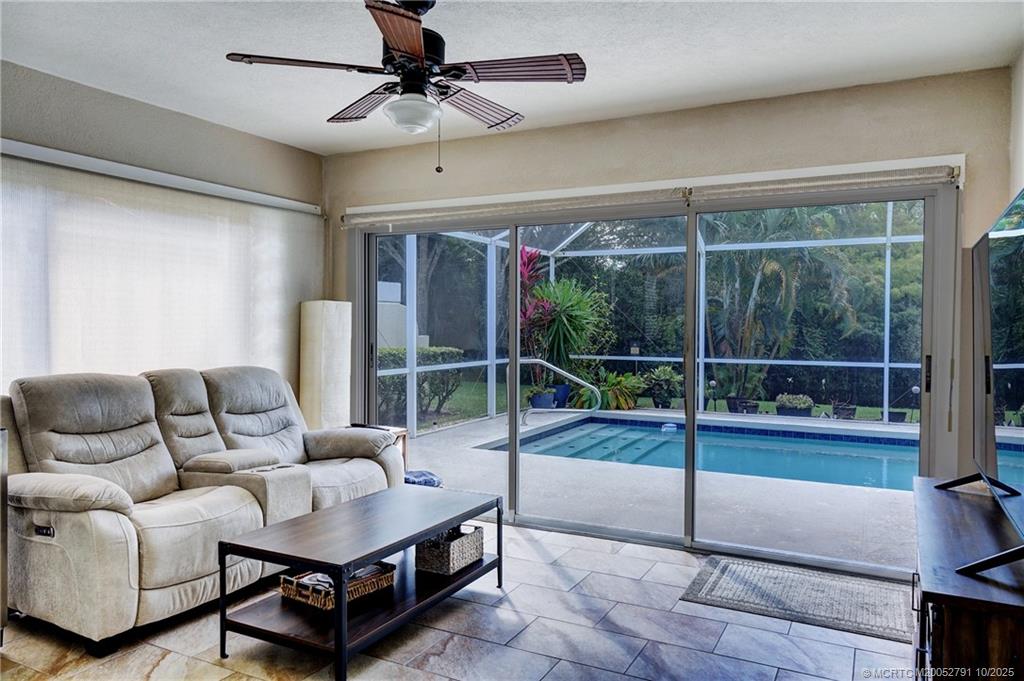 1592 SW Pineland Way