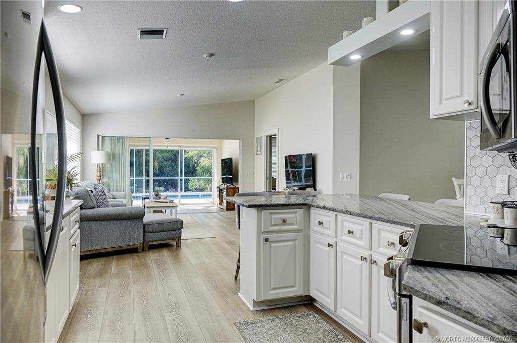 1592 SW Pineland Way