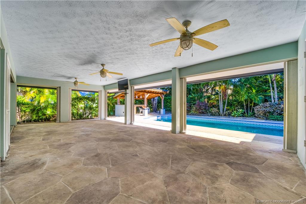 7 Oakwood Drive
