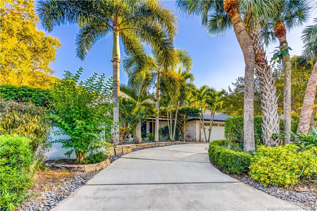 7 Oakwood Drive