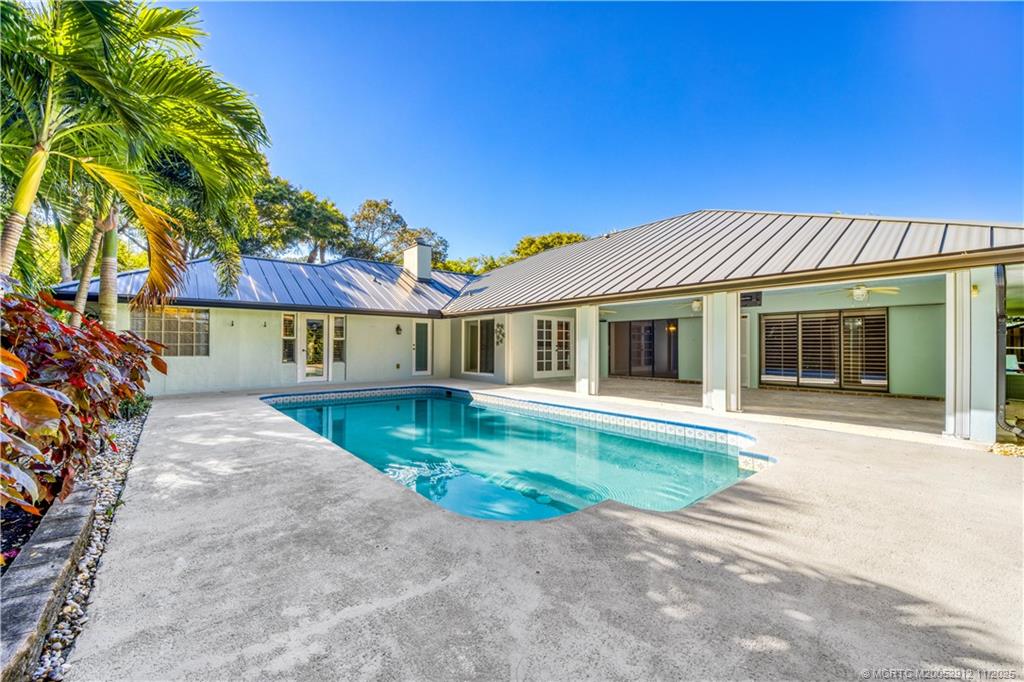 7 Oakwood Drive