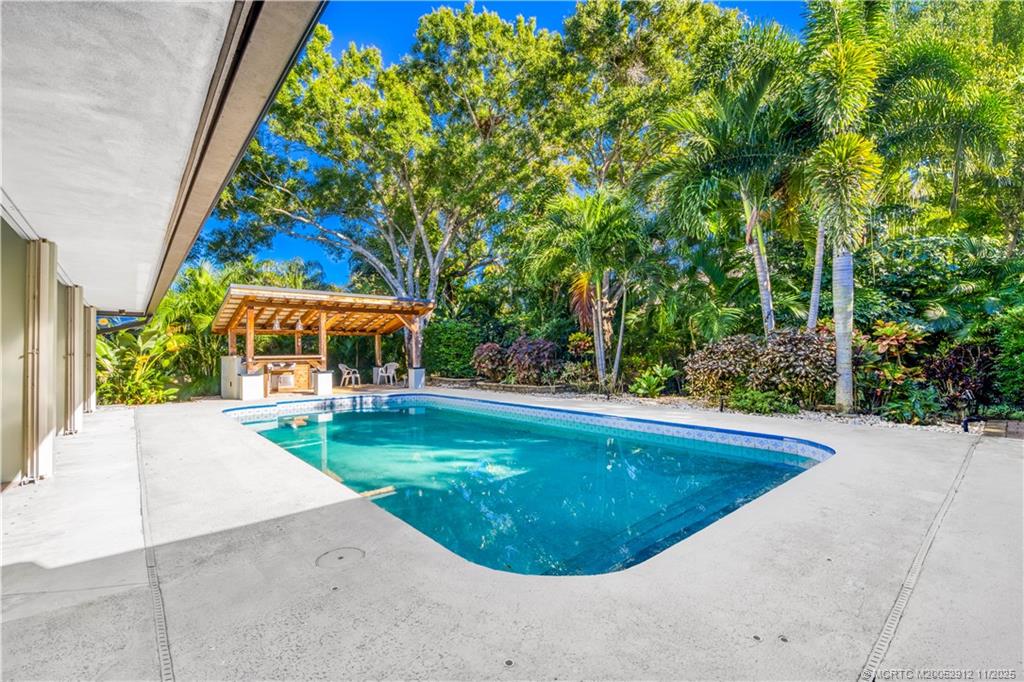 7 Oakwood Drive