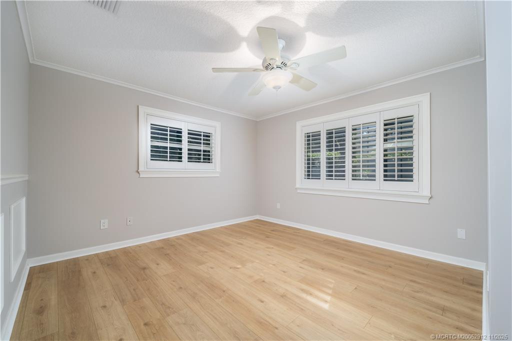 7 Oakwood Drive