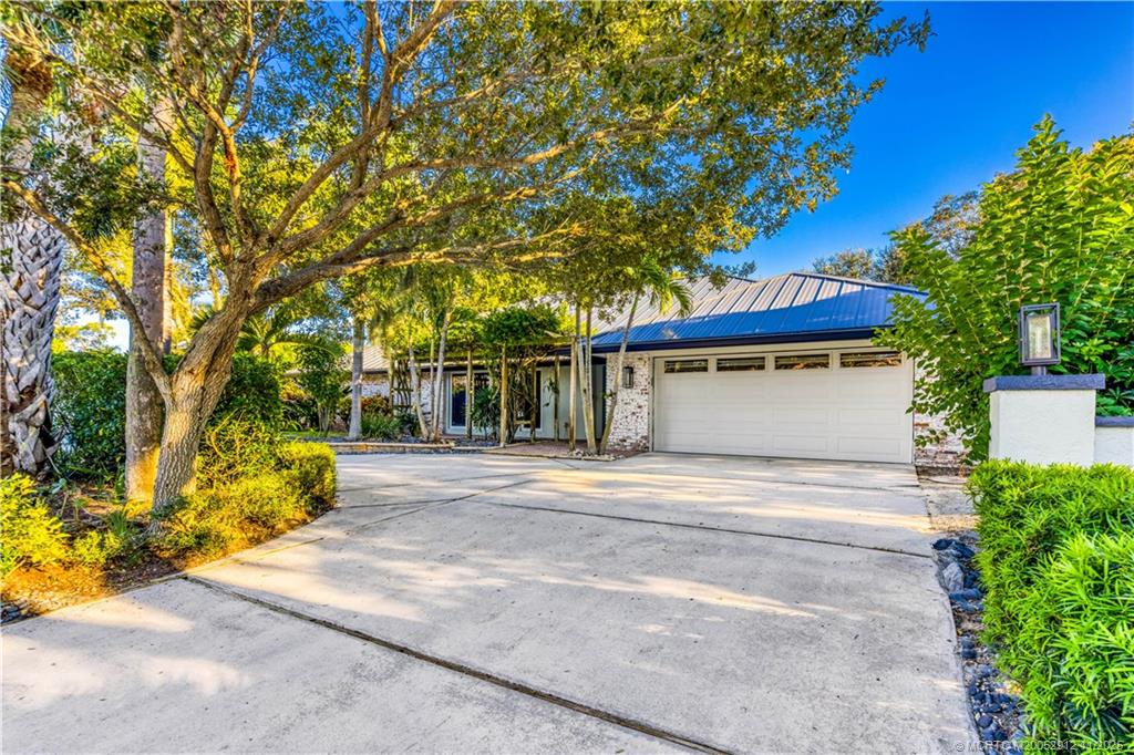 7 Oakwood Drive