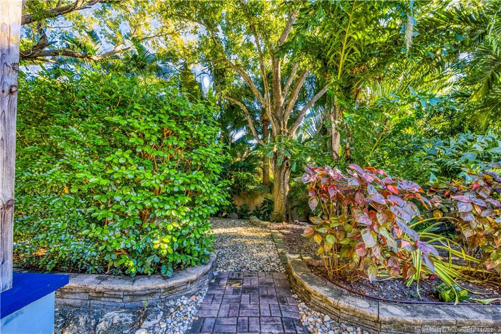 7 Oakwood Drive
