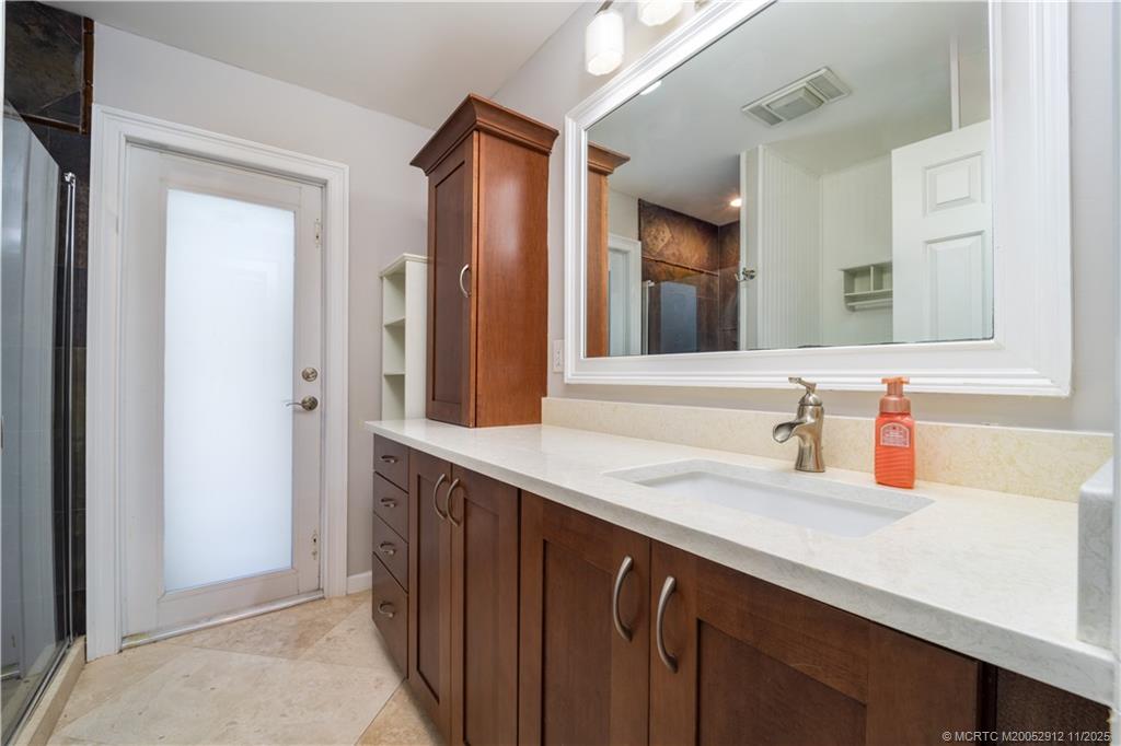 7 Oakwood Drive