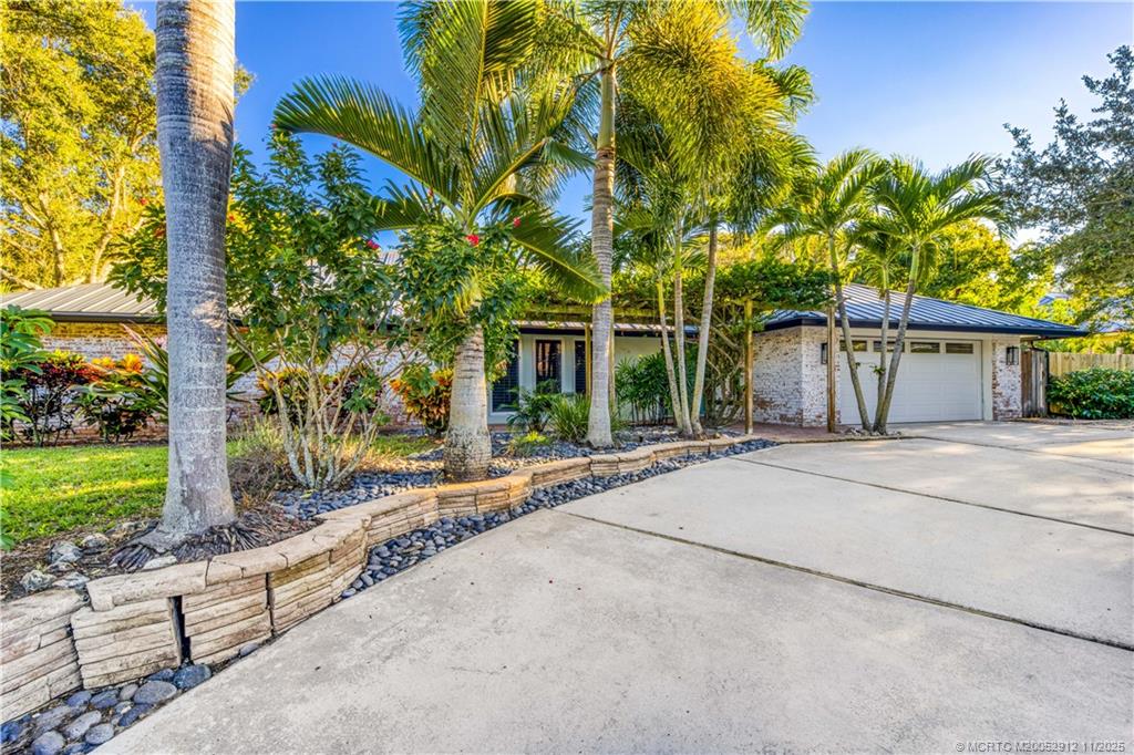 7 Oakwood Drive
