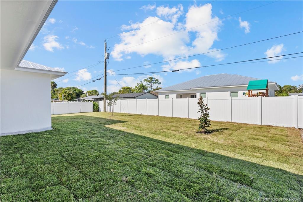 1083 NW 12th Terrace