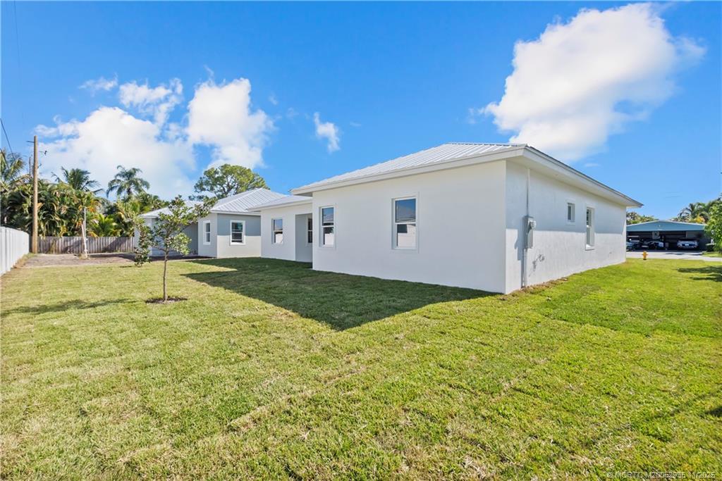 1083 NW 12th Terrace