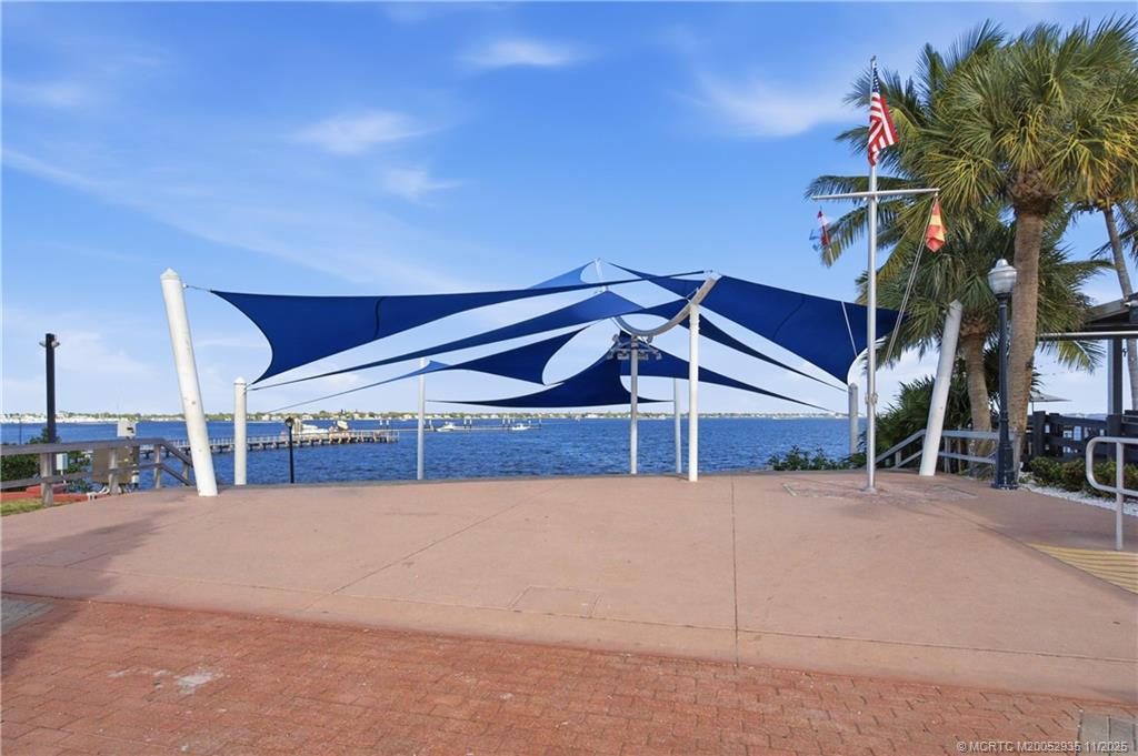 1083 NW 12th Terrace