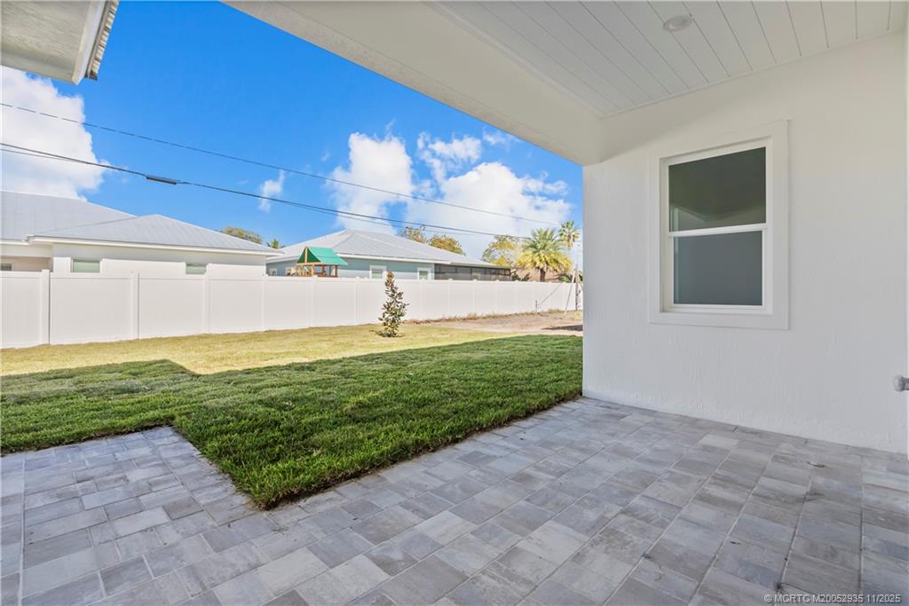 1083 NW 12th Terrace